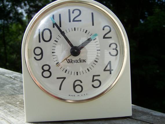 manual wind up clocks